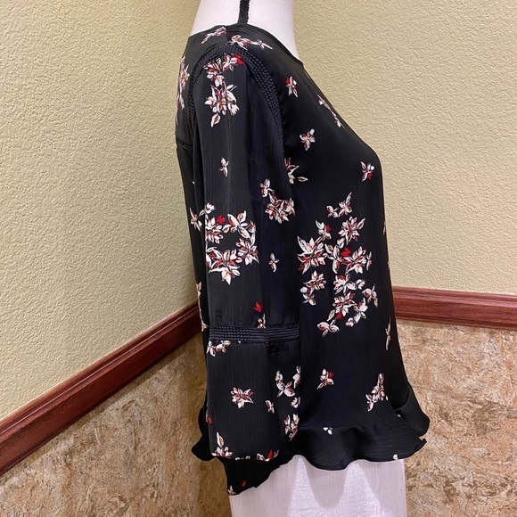 APT 9 Petite Med Black Floral Top Blouse Shirt Ruffle Hem Flowy 3/4 Sleeves - Picture 2 of 8